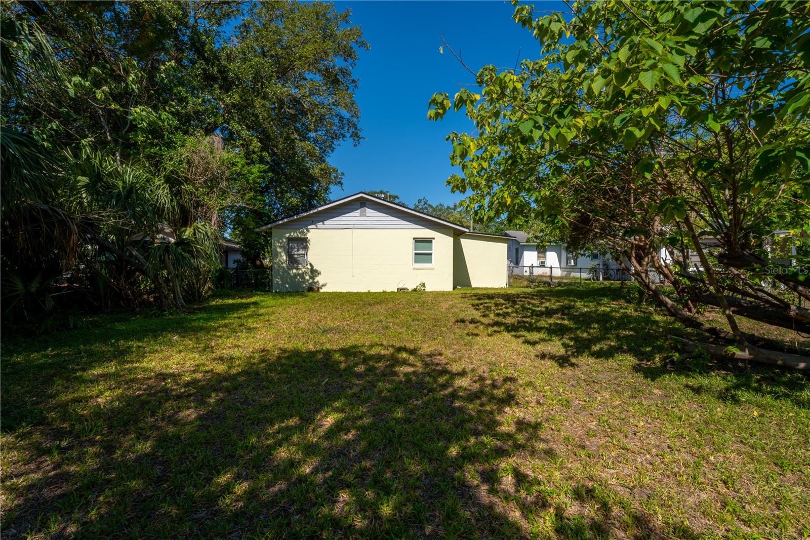 Image 22 of 23 For 433 Lee Avenue