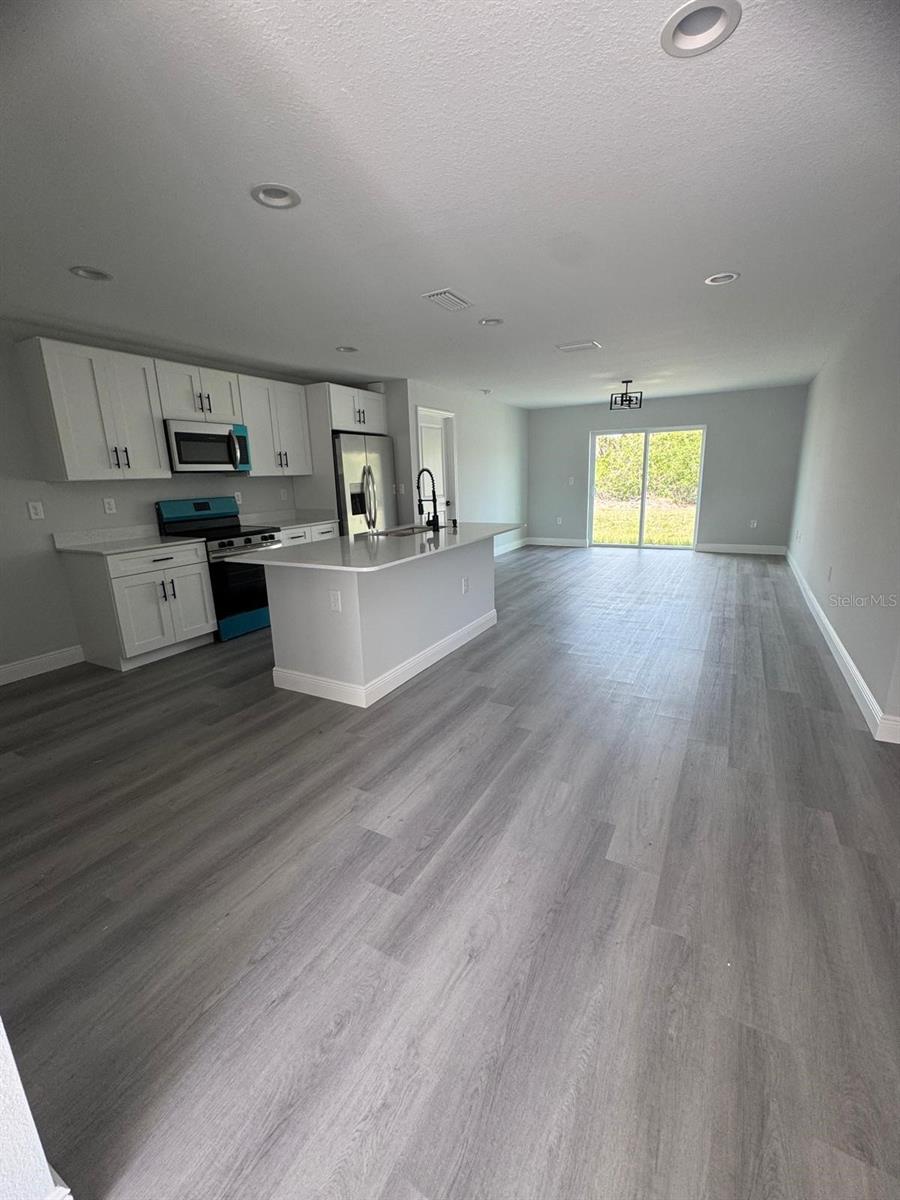 Image 3 of 14 For 12122 Clarendon Avenue