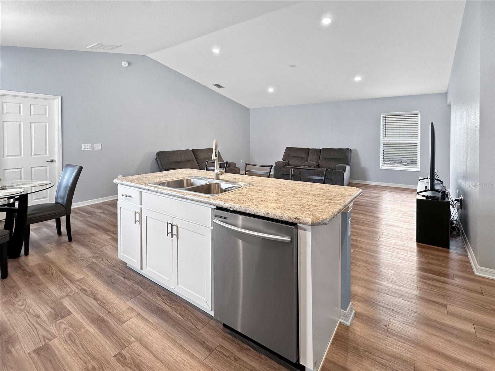 Image 10 of 21 For 314 Tanager Street