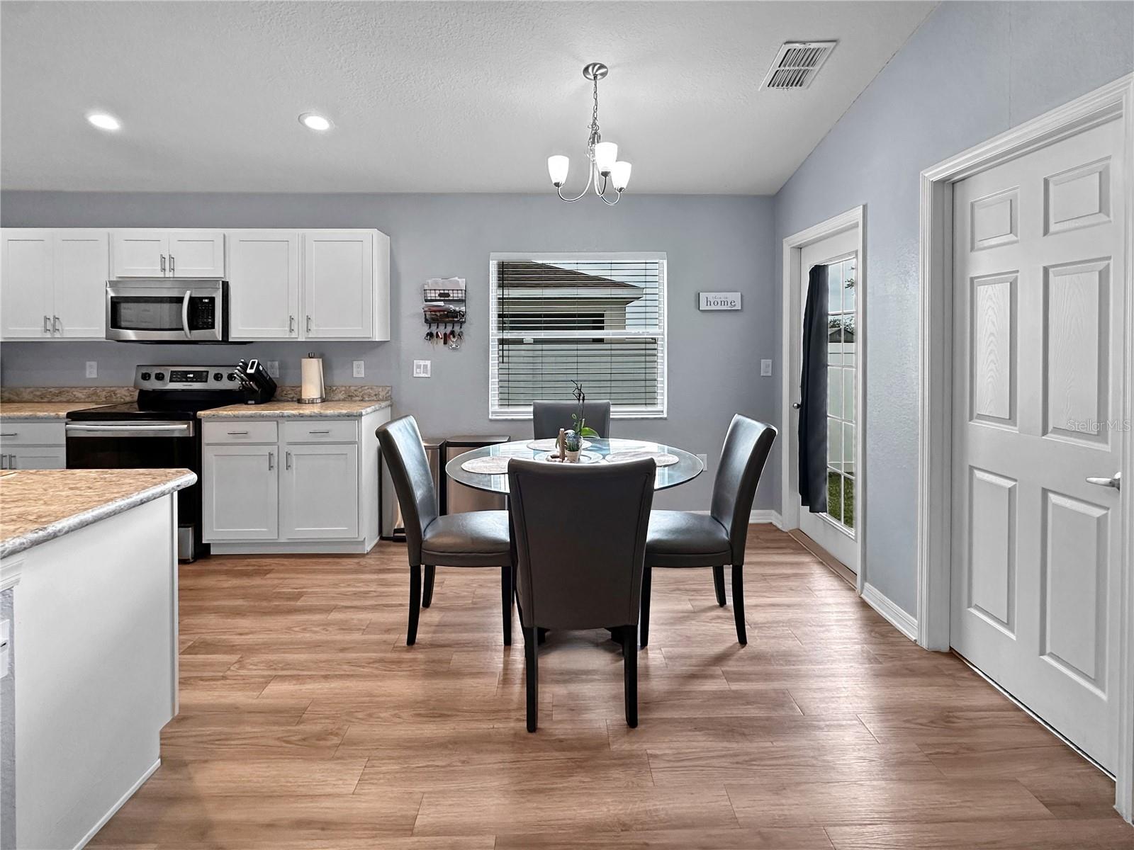 Image 11 of 21 For 314 Tanager Street