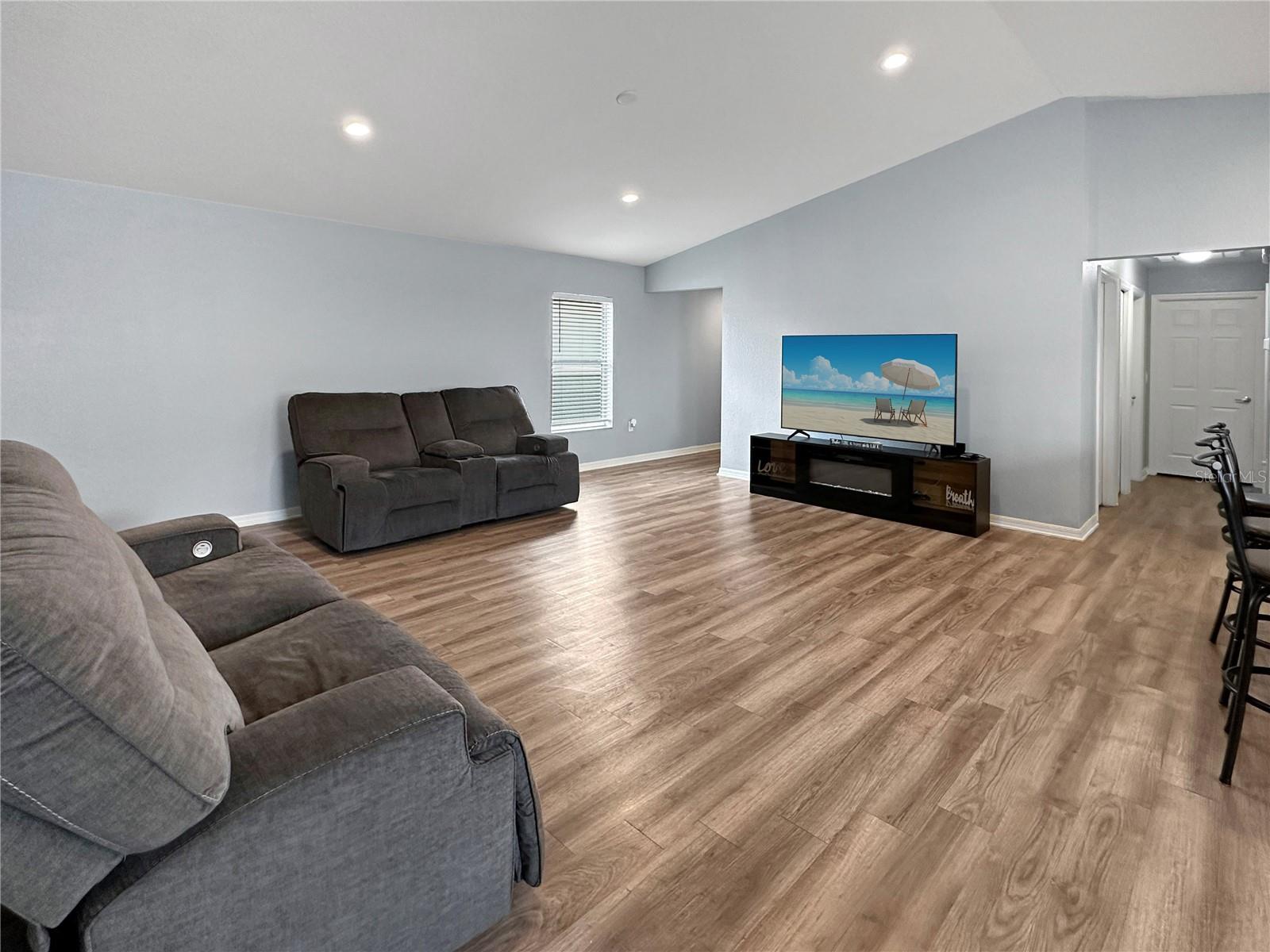 Image 6 of 21 For 314 Tanager Street