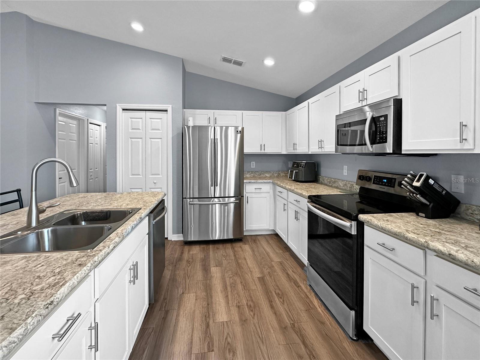 Image 7 of 21 For 314 Tanager Street