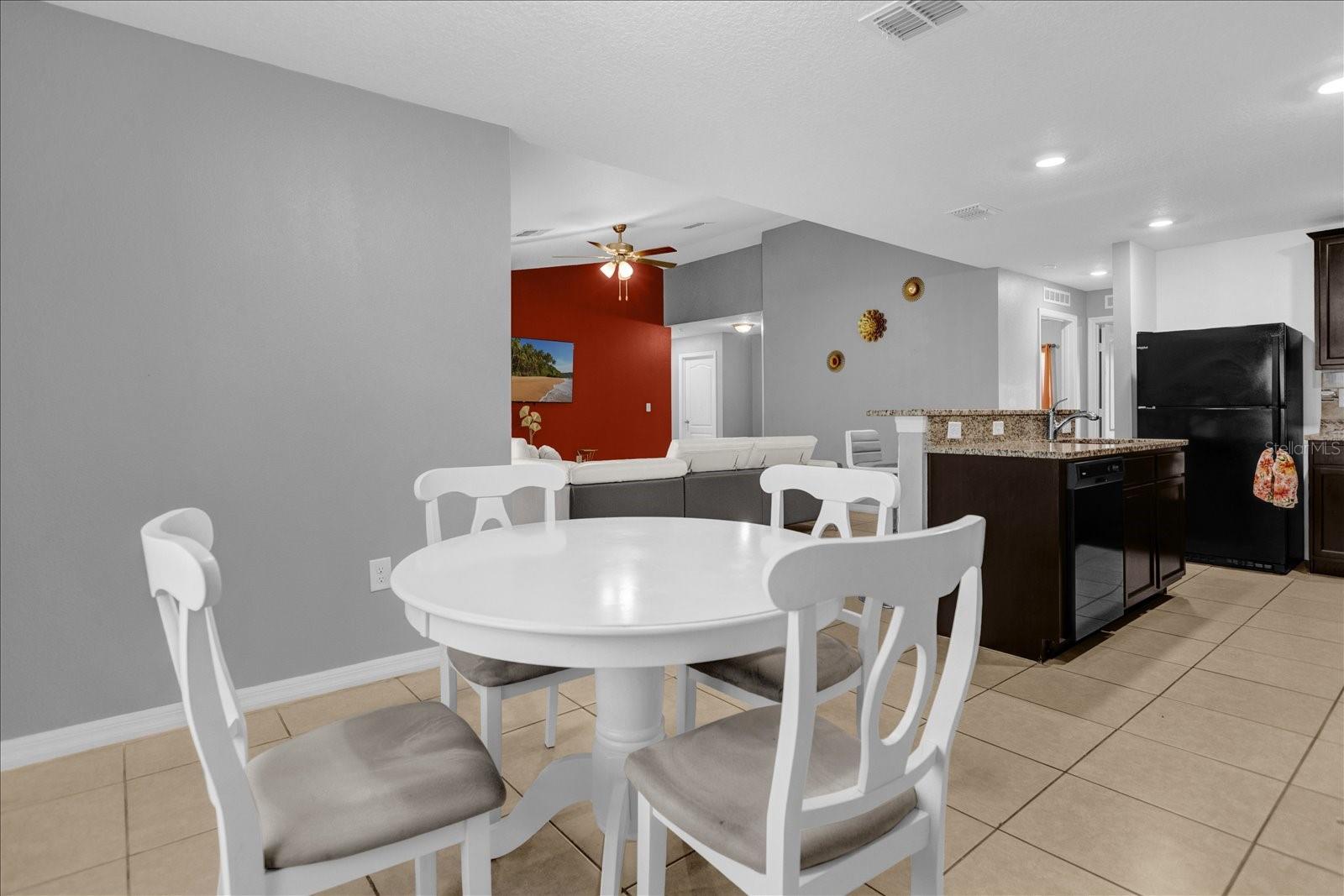 Image 19 of 28 For 341 Gardenia Court