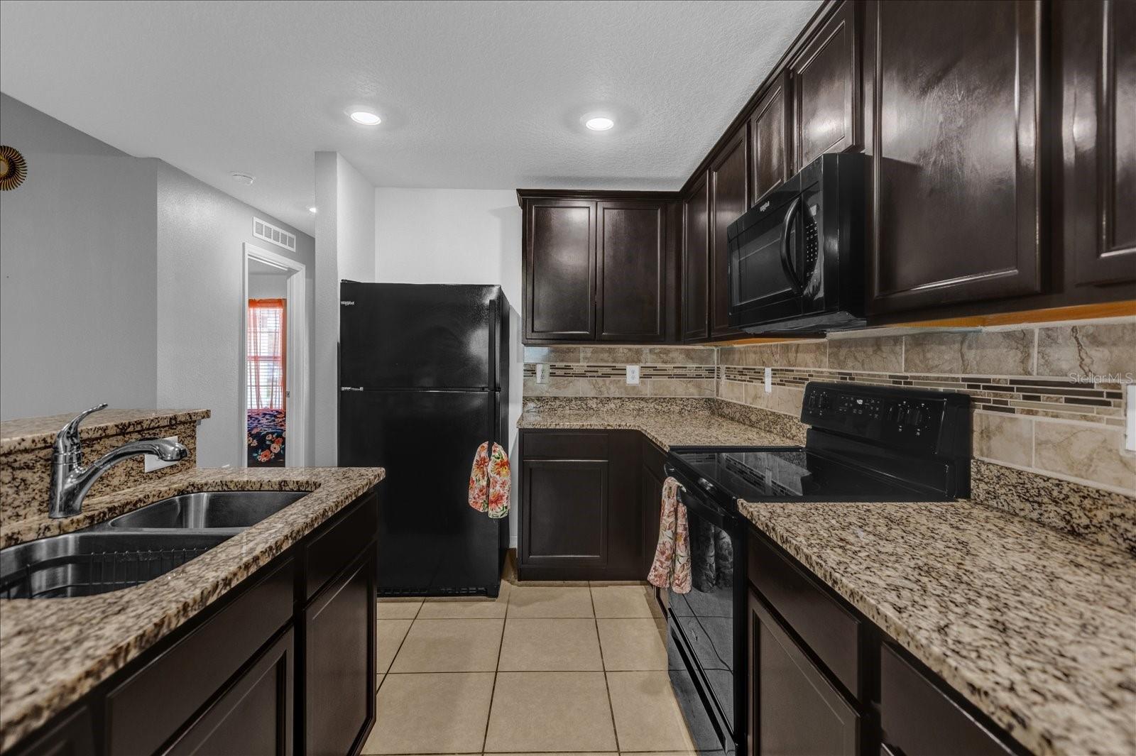 Image 21 of 28 For 341 Gardenia Court