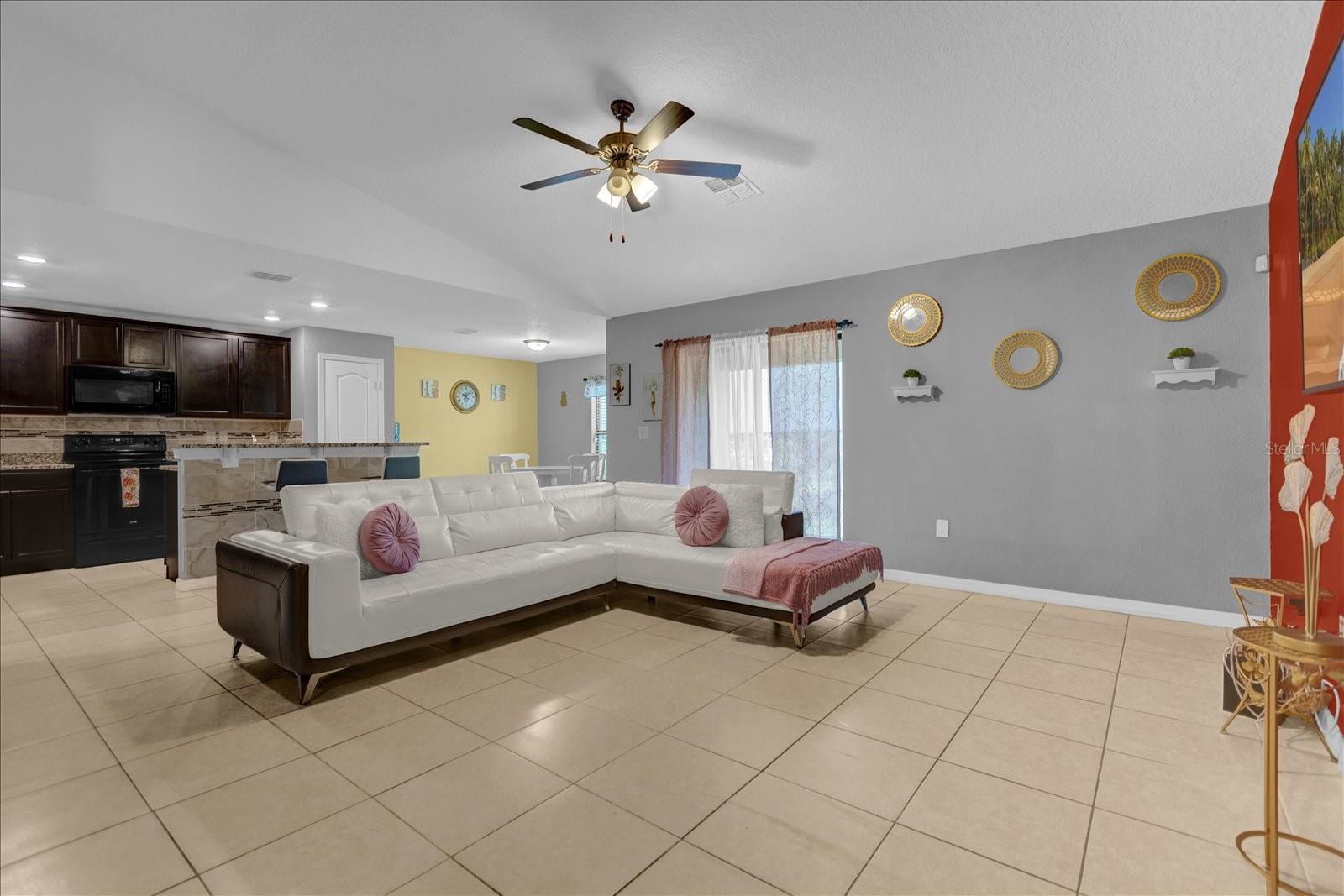 Image 24 of 28 For 341 Gardenia Court