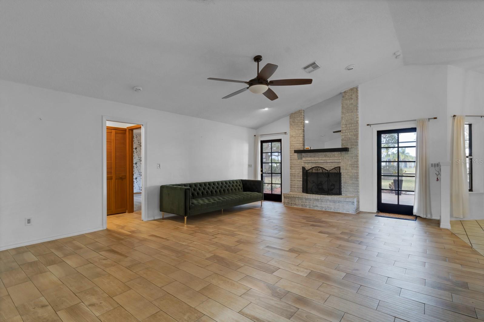 Image 11 of 40 For 3251 Pinewood Court