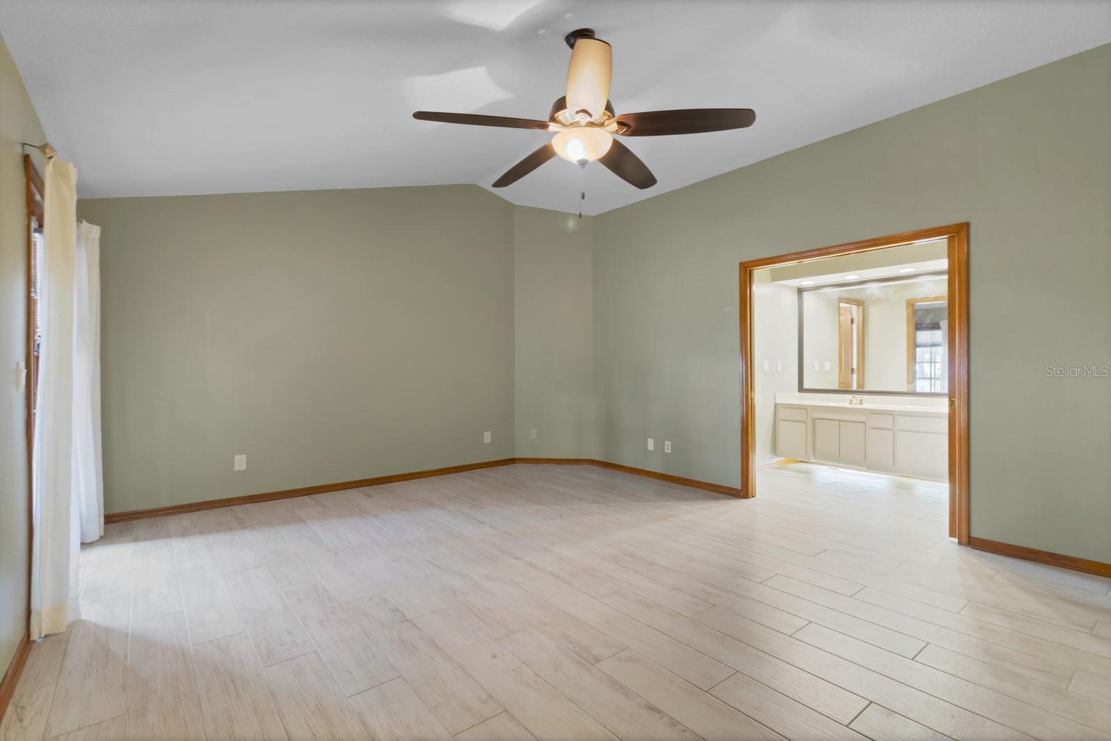 Image 17 of 40 For 3251 Pinewood Court