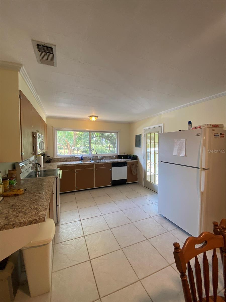 Image 13 of 26 For 5500 Lake Lizzie Drive