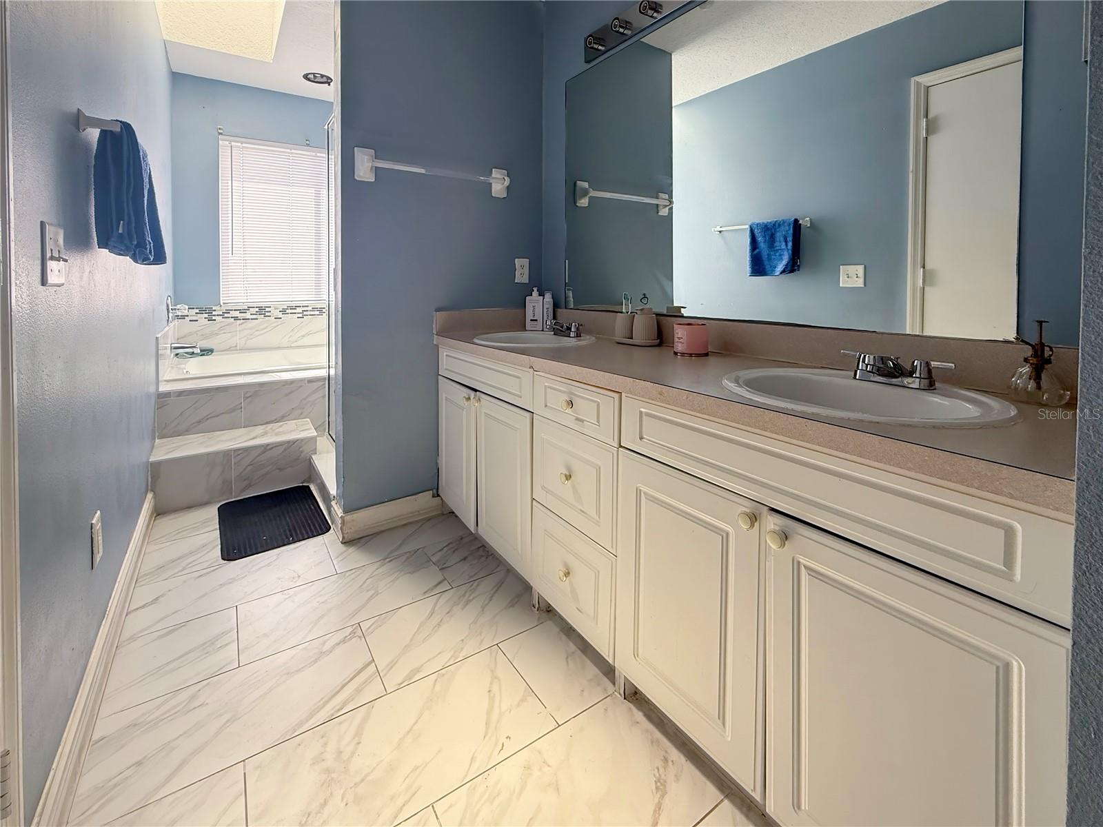 Image 7 of 24 For 914 Caribbean Drive