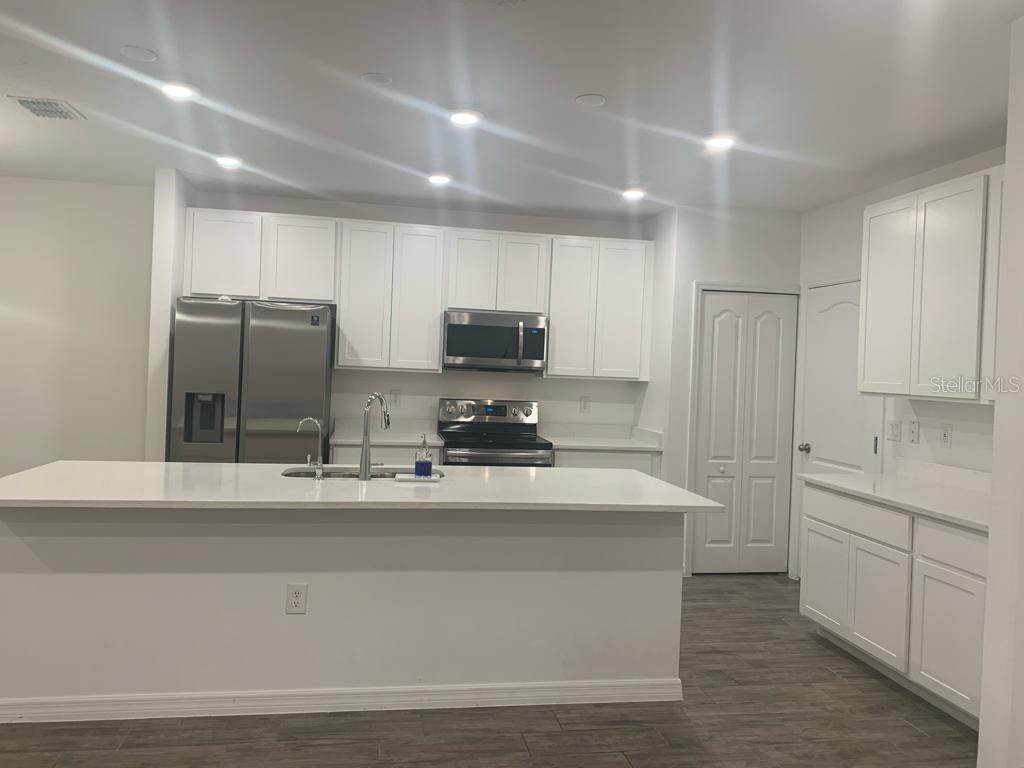 Image 4 of 22 For 917 Bocavista Court
