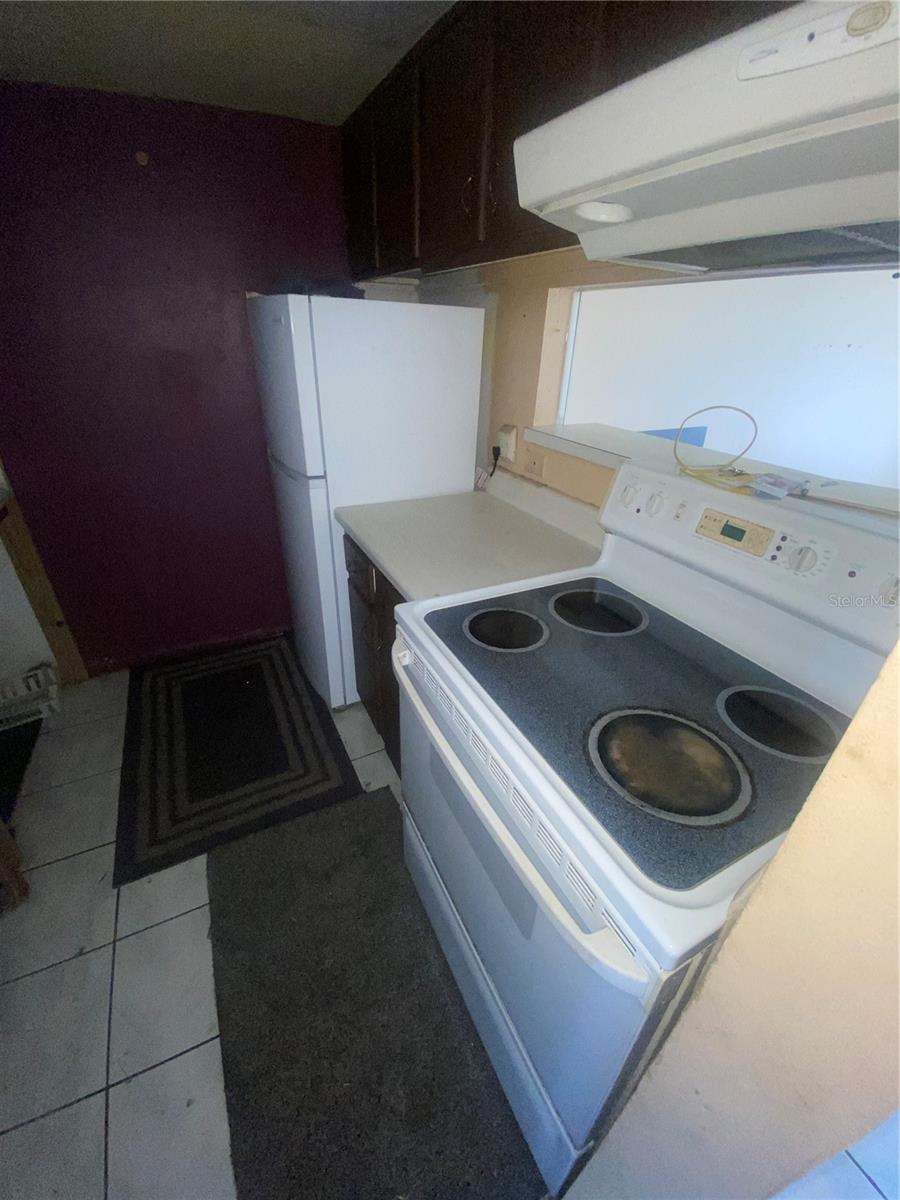 Image 10 of 42 For 781 Lancaster Road B38