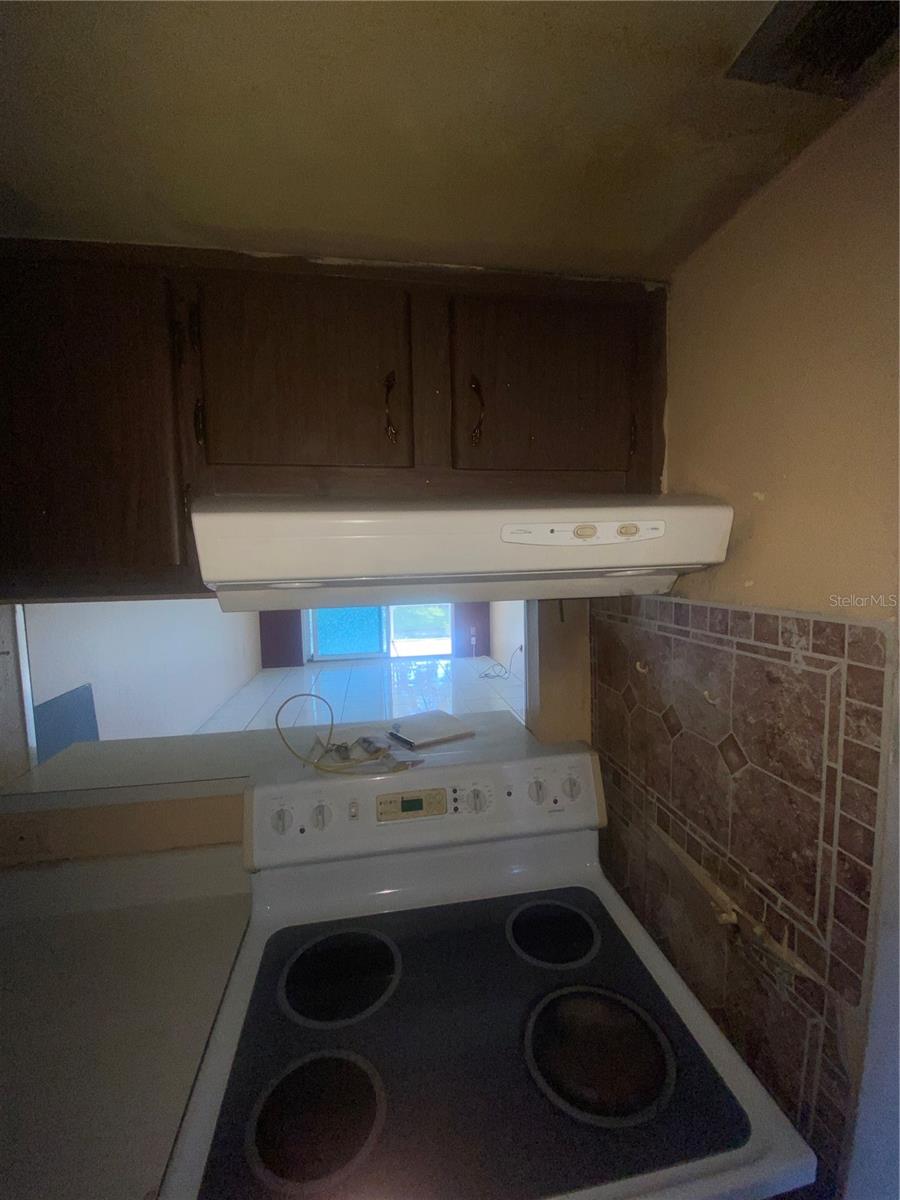 Image 13 of 42 For 781 Lancaster Road B38