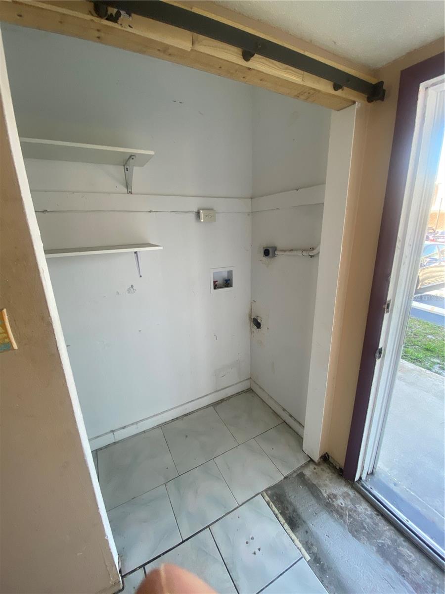 Image 7 of 42 For 781 Lancaster Road B38