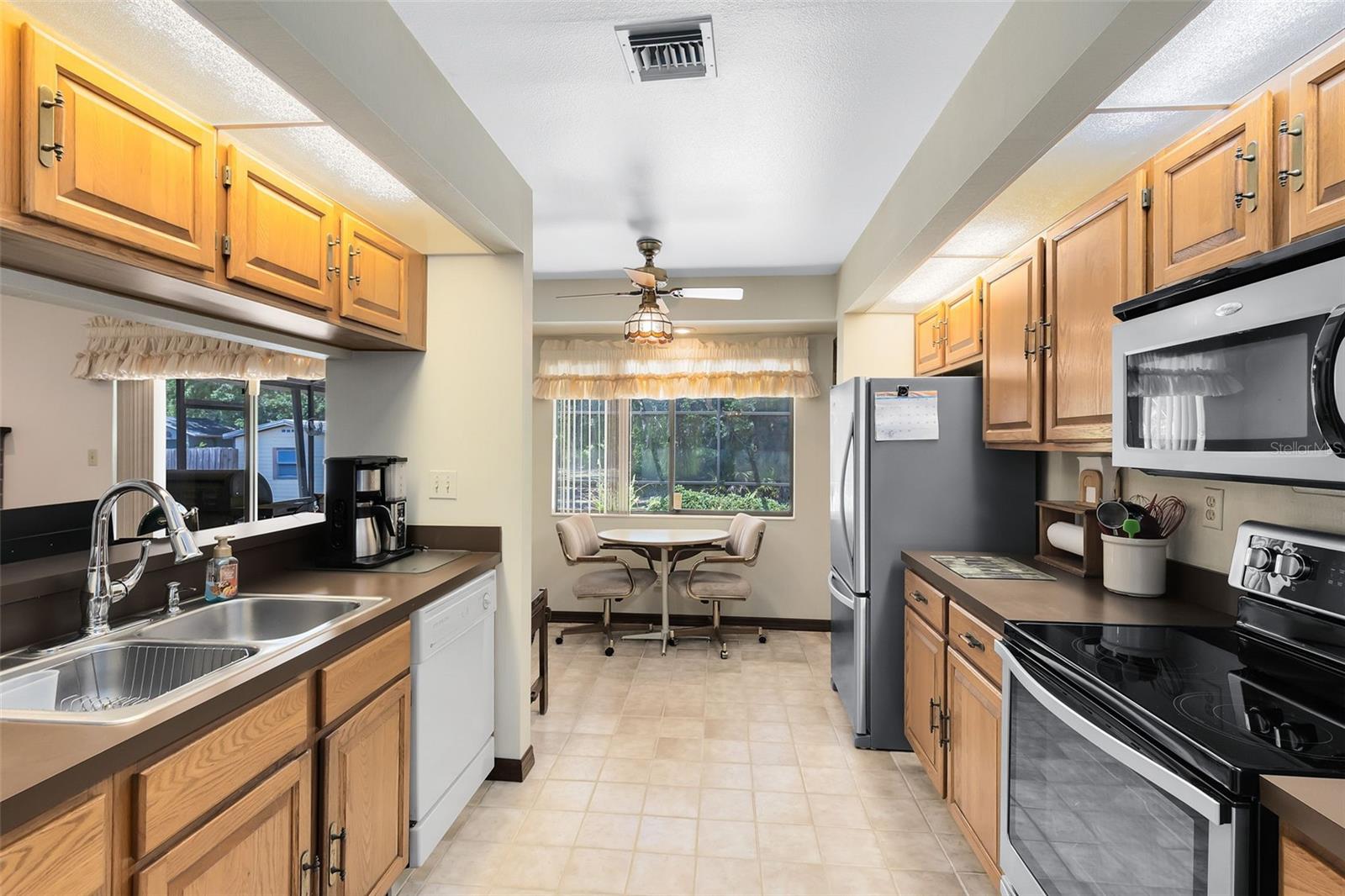 Image 11 of 35 For 2560 Greenwood Drive