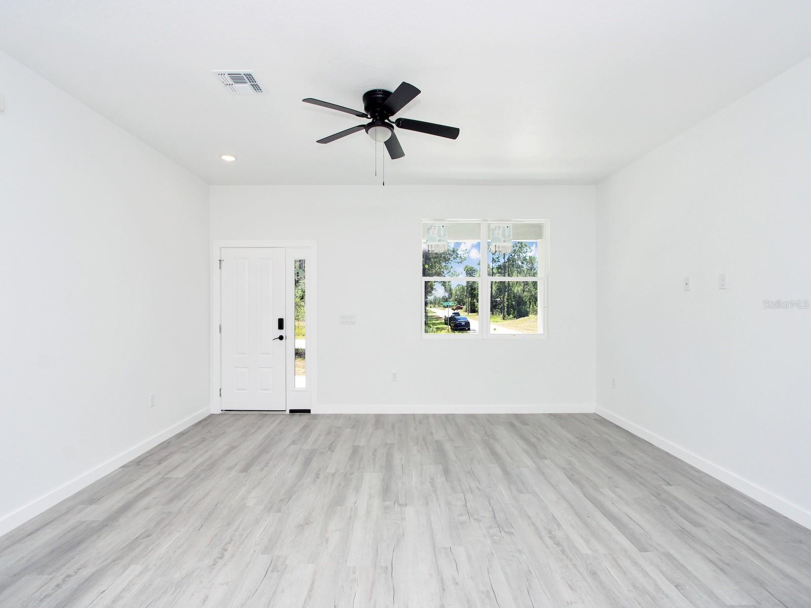 Image 10 of 42 For 7744 Sun N Lake Boulevard