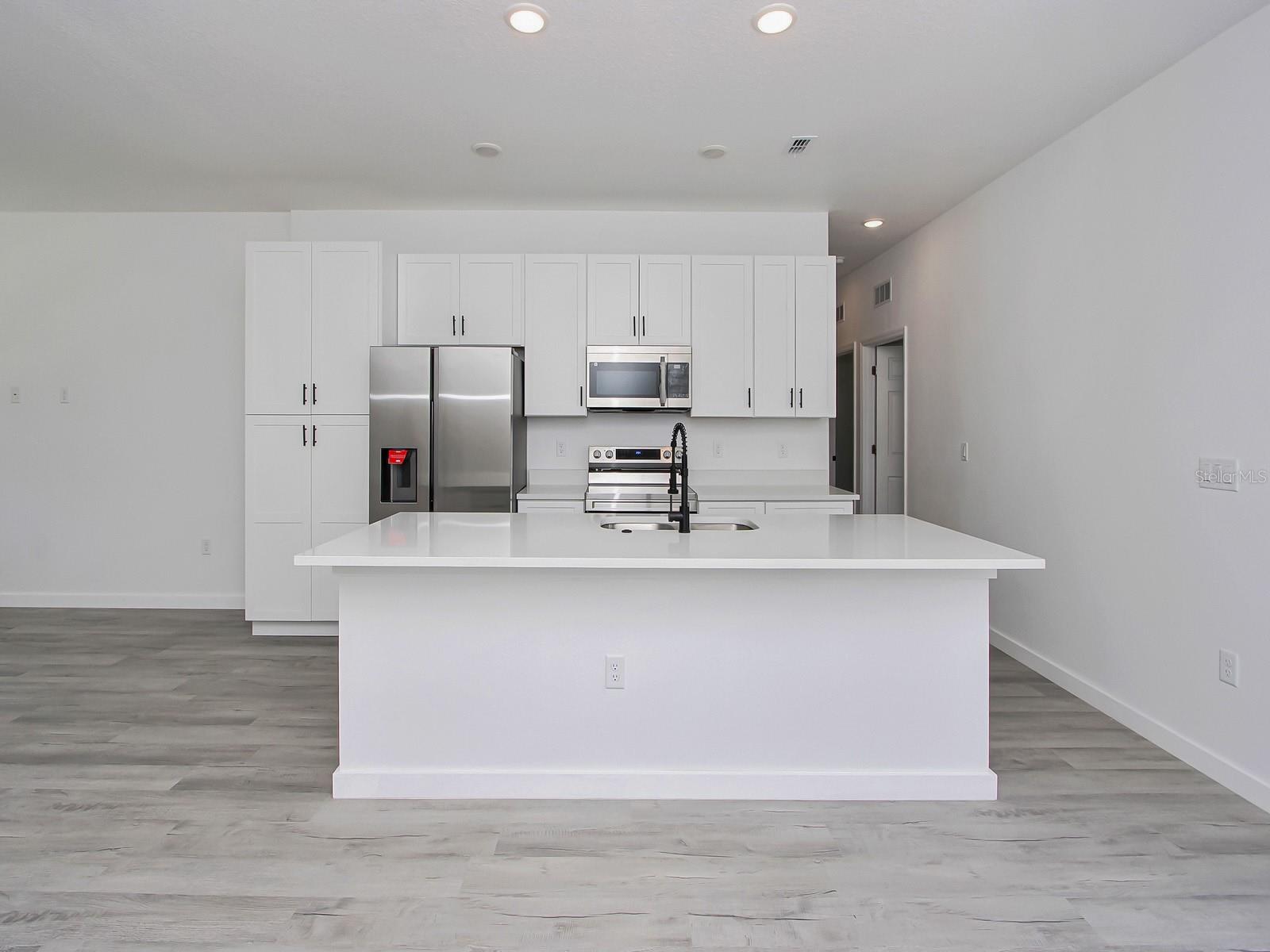 Image 4 of 42 For 7744 Sun N Lake Boulevard
