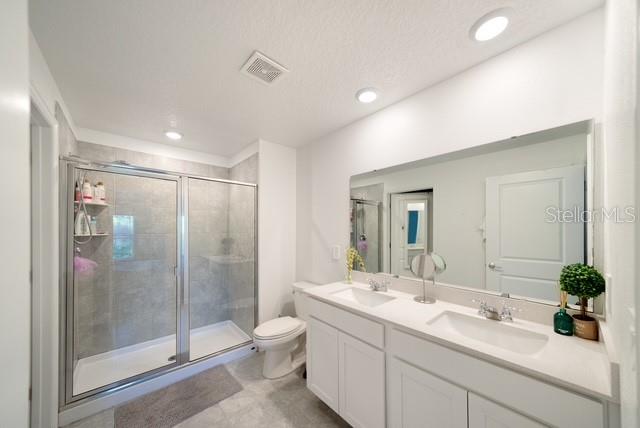 Image 4 of 24 For 9325 Revere Avenue