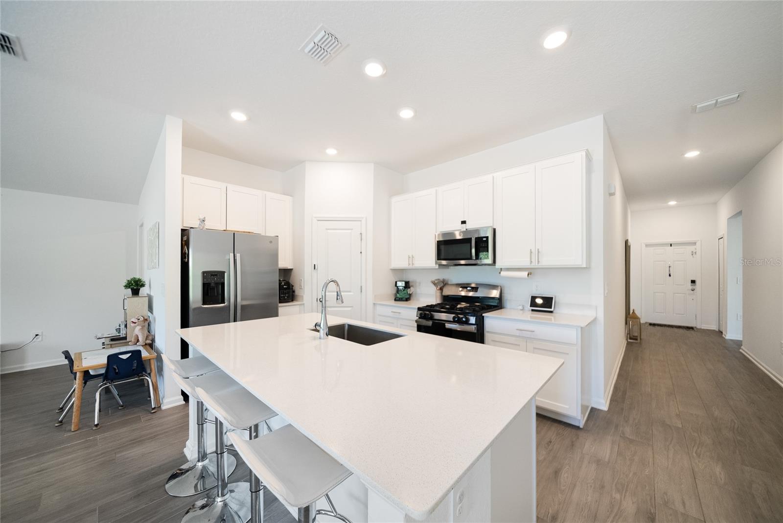 Image 9 of 24 For 9325 Revere Avenue