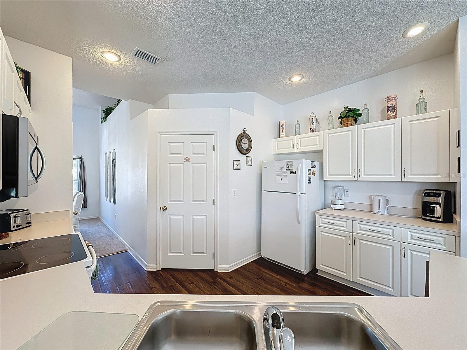 Image 13 of 64 For 925 Montana Avenue