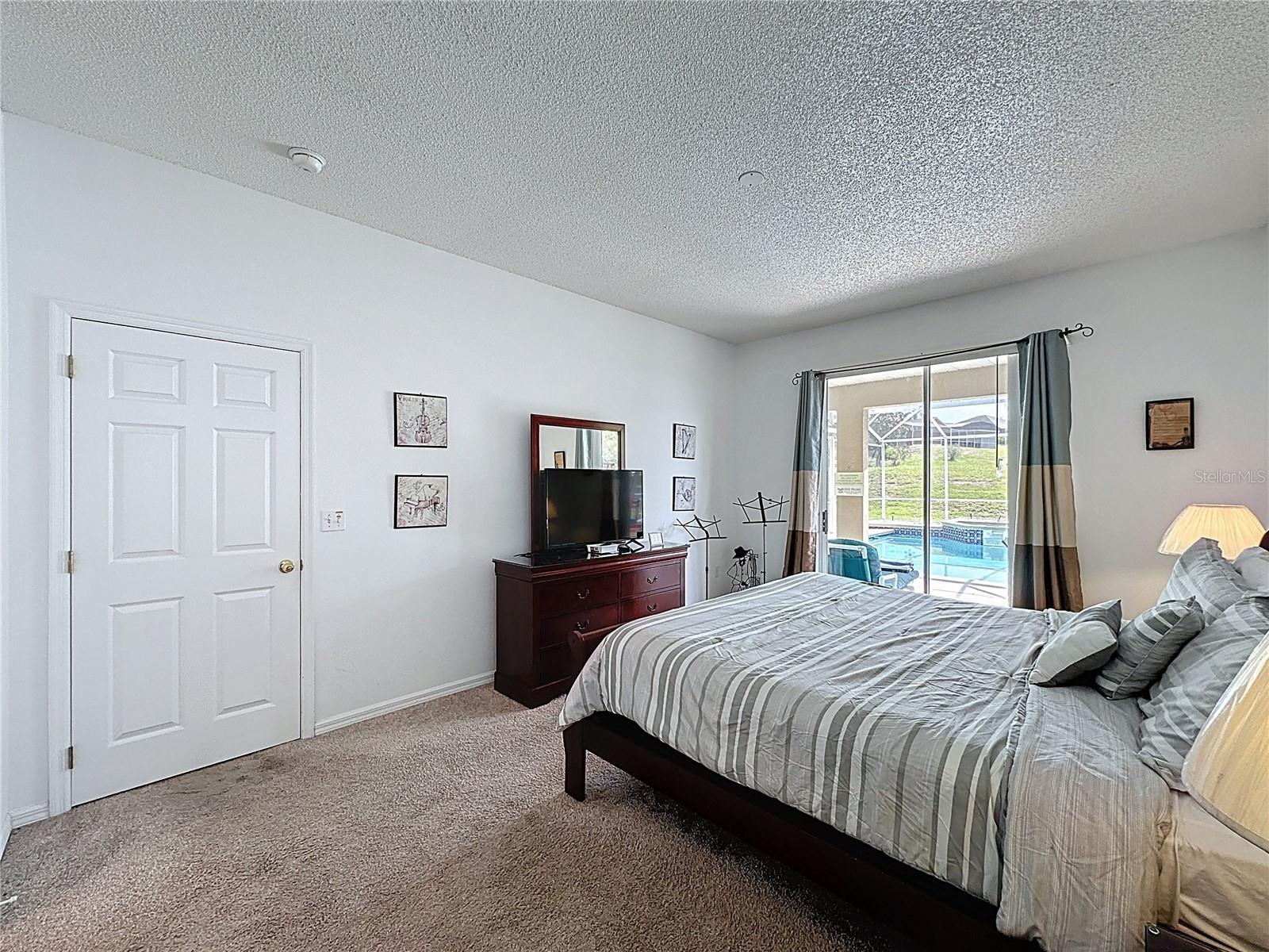 Image 33 of 64 For 925 Montana Avenue