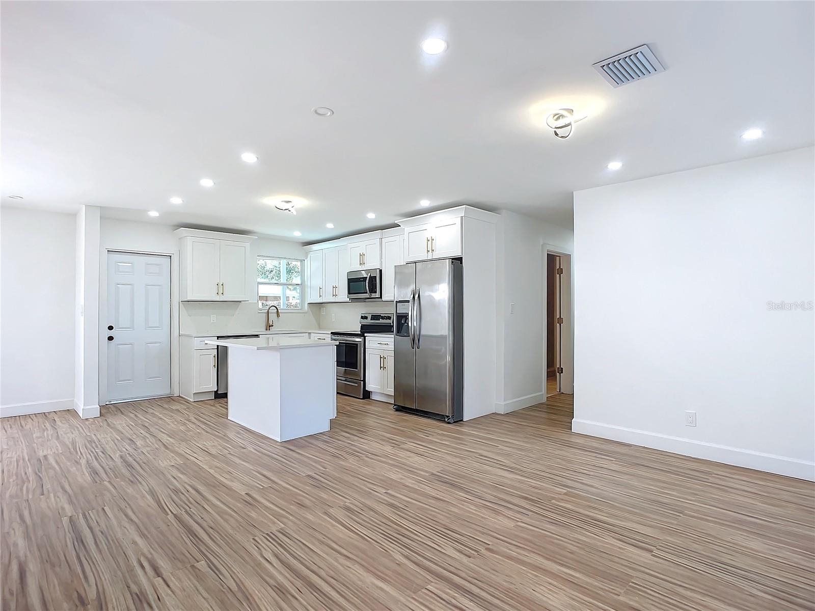 Image 11 of 54 For 1428 Margina Avenue