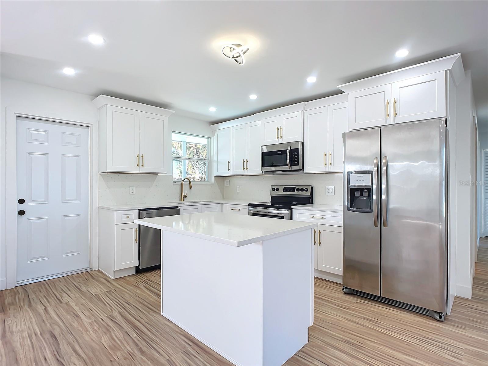 Image 13 of 54 For 1428 Margina Avenue