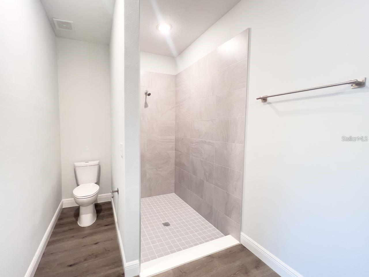 Image 10 of 11 For 809 Hickory Avenue