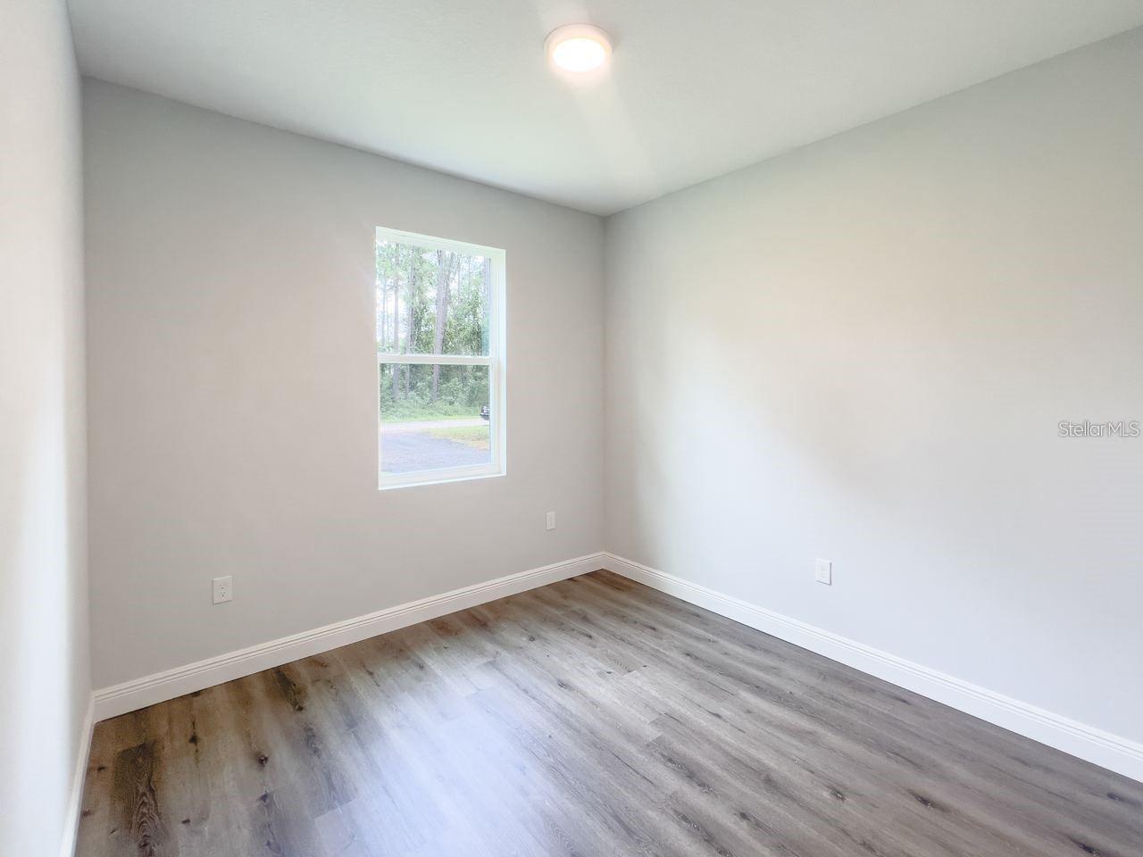 Image 4 of 11 For 809 Hickory Avenue