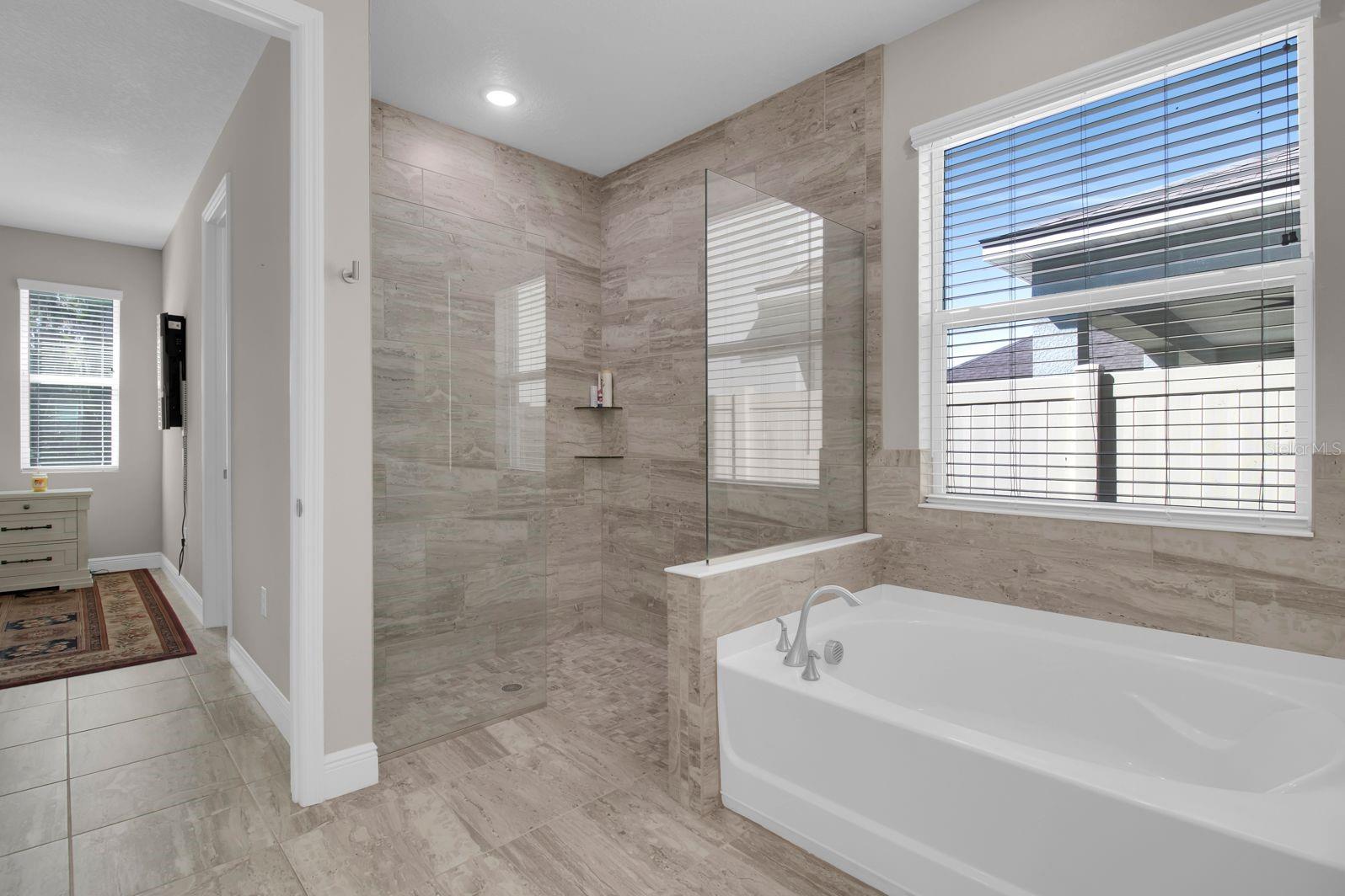 Image 21 of 56 For 2487 Empress Drive