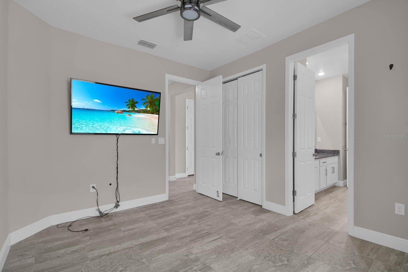 Image 22 of 56 For 2487 Empress Drive