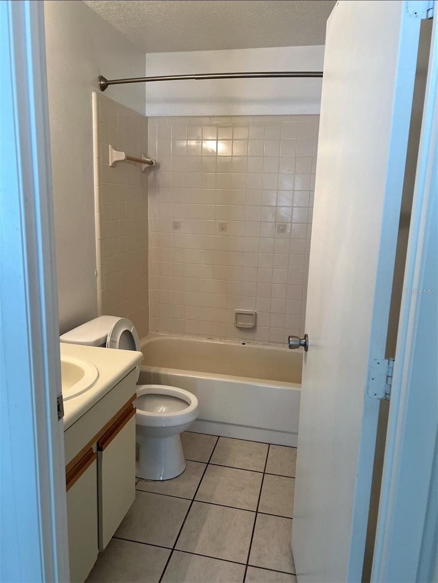 Image 10 of 12 For 3160 Semoran Boulevard 905