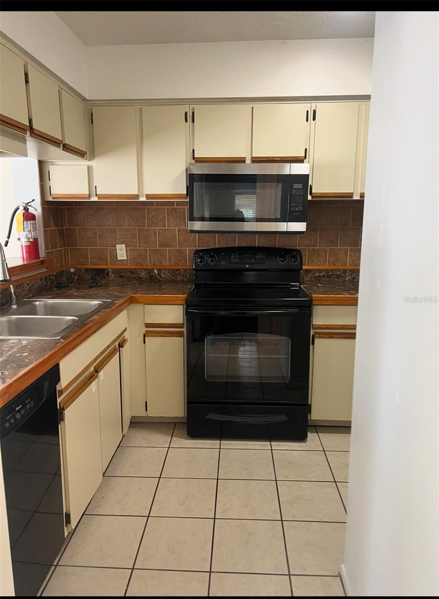 Image 12 of 12 For 3160 Semoran Boulevard 905