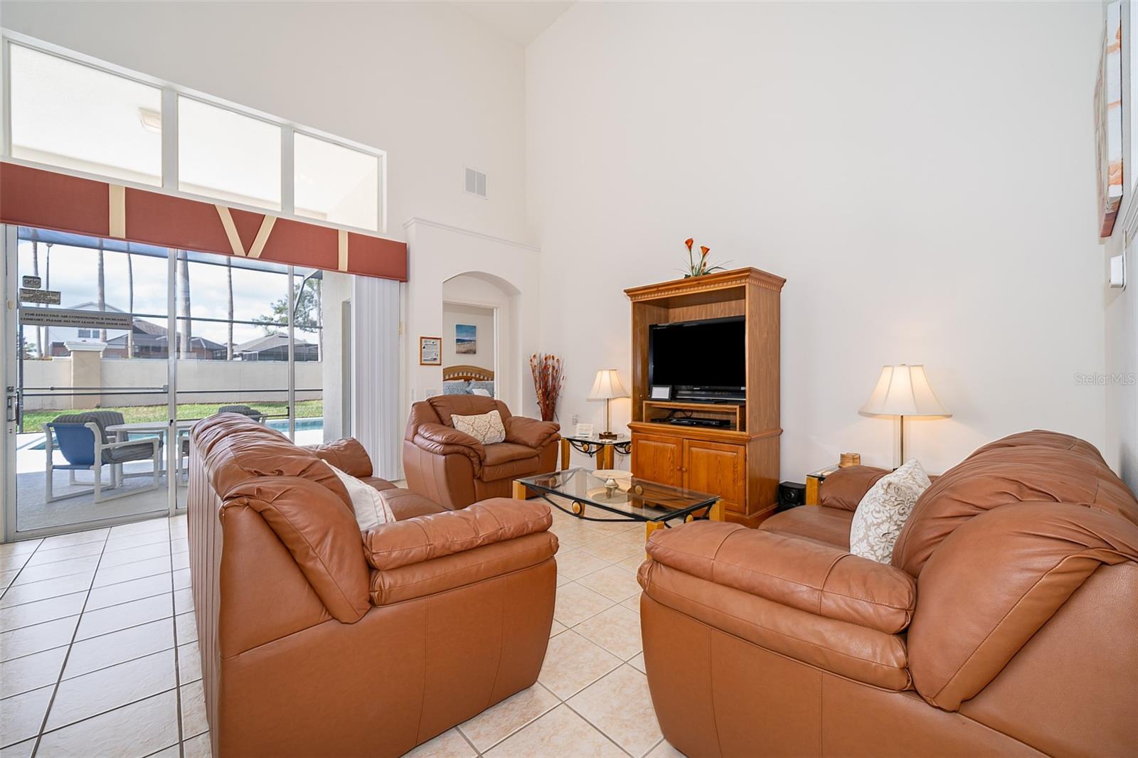 Image 11 of 39 For 8217 Fan Palm Way