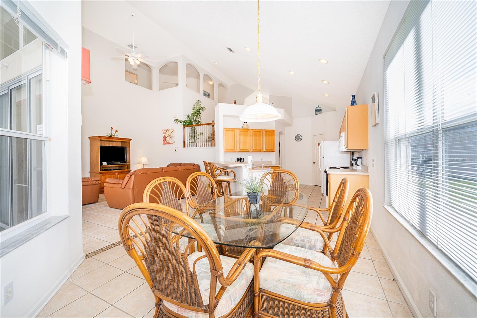 Image 15 of 39 For 8217 Fan Palm Way