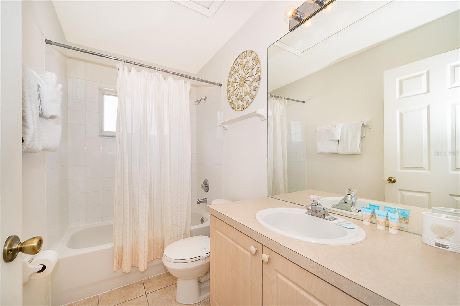 Image 29 of 39 For 8217 Fan Palm Way