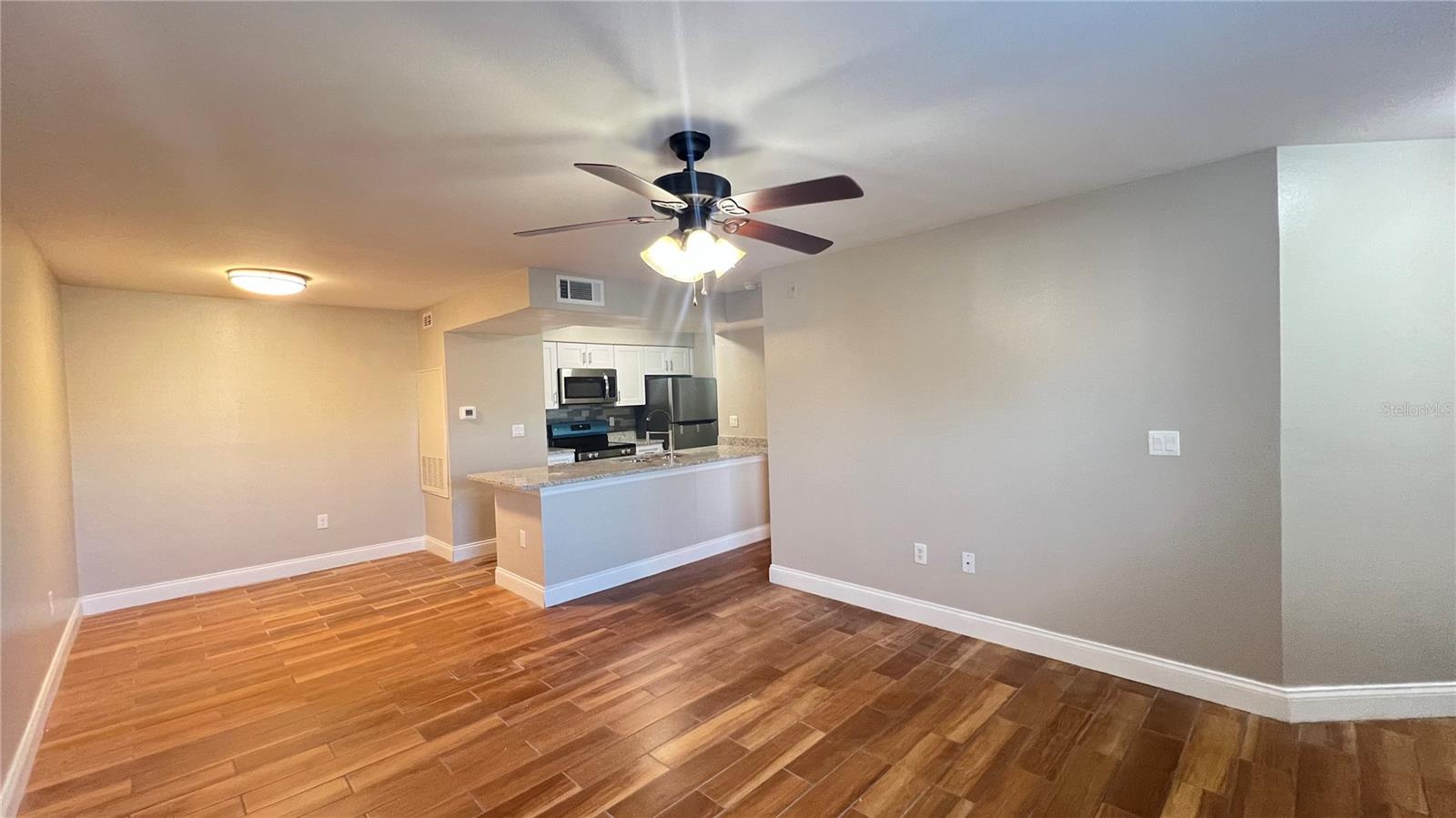 Image 12 of 31 For 3038 Parkway Boulevard 204