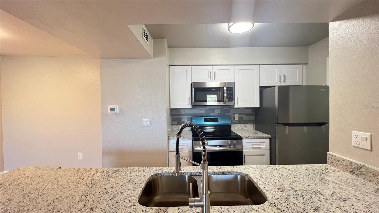 Image 15 of 31 For 3038 Parkway Boulevard 204
