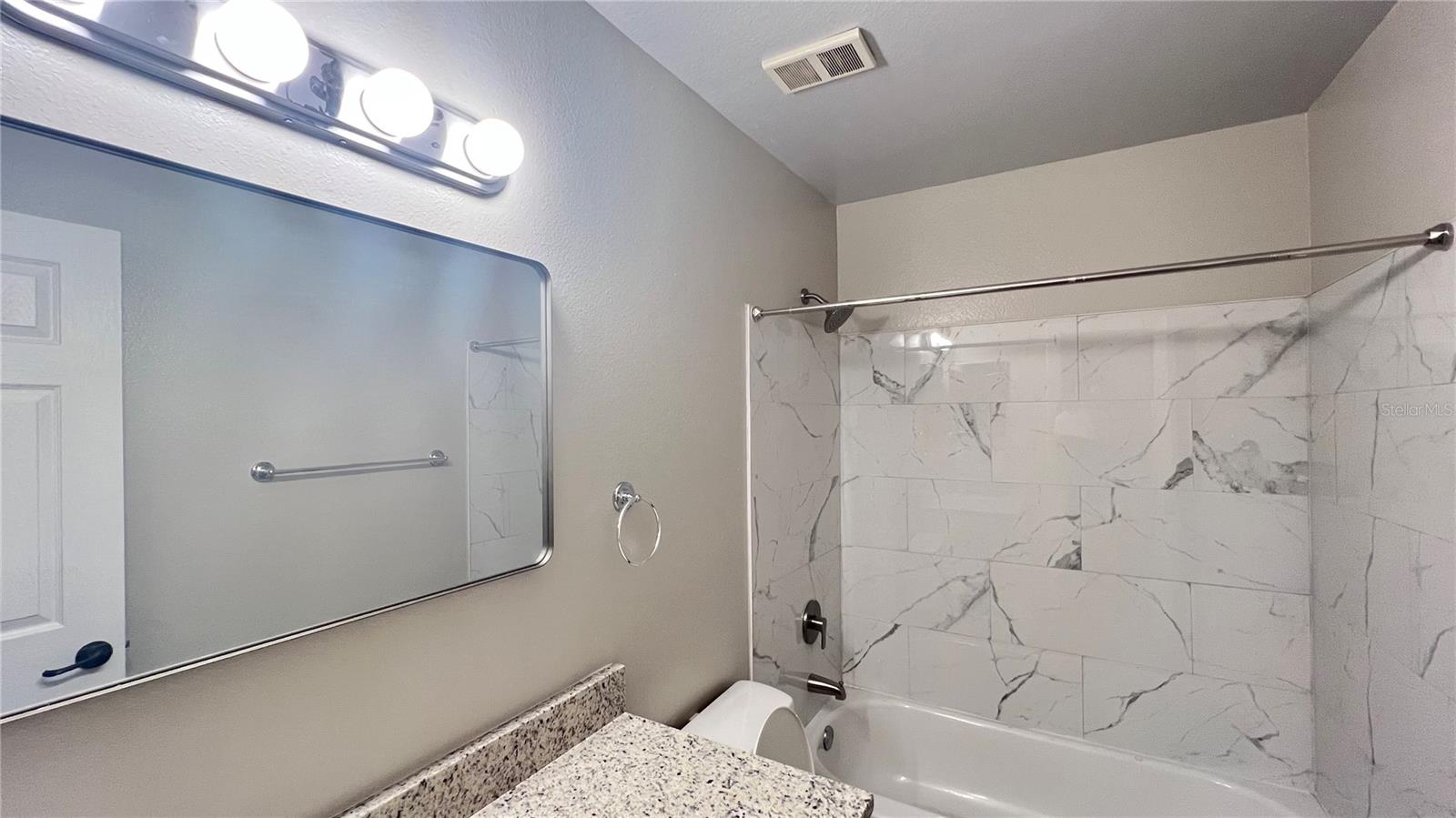 Image 26 of 31 For 3038 Parkway Boulevard 204