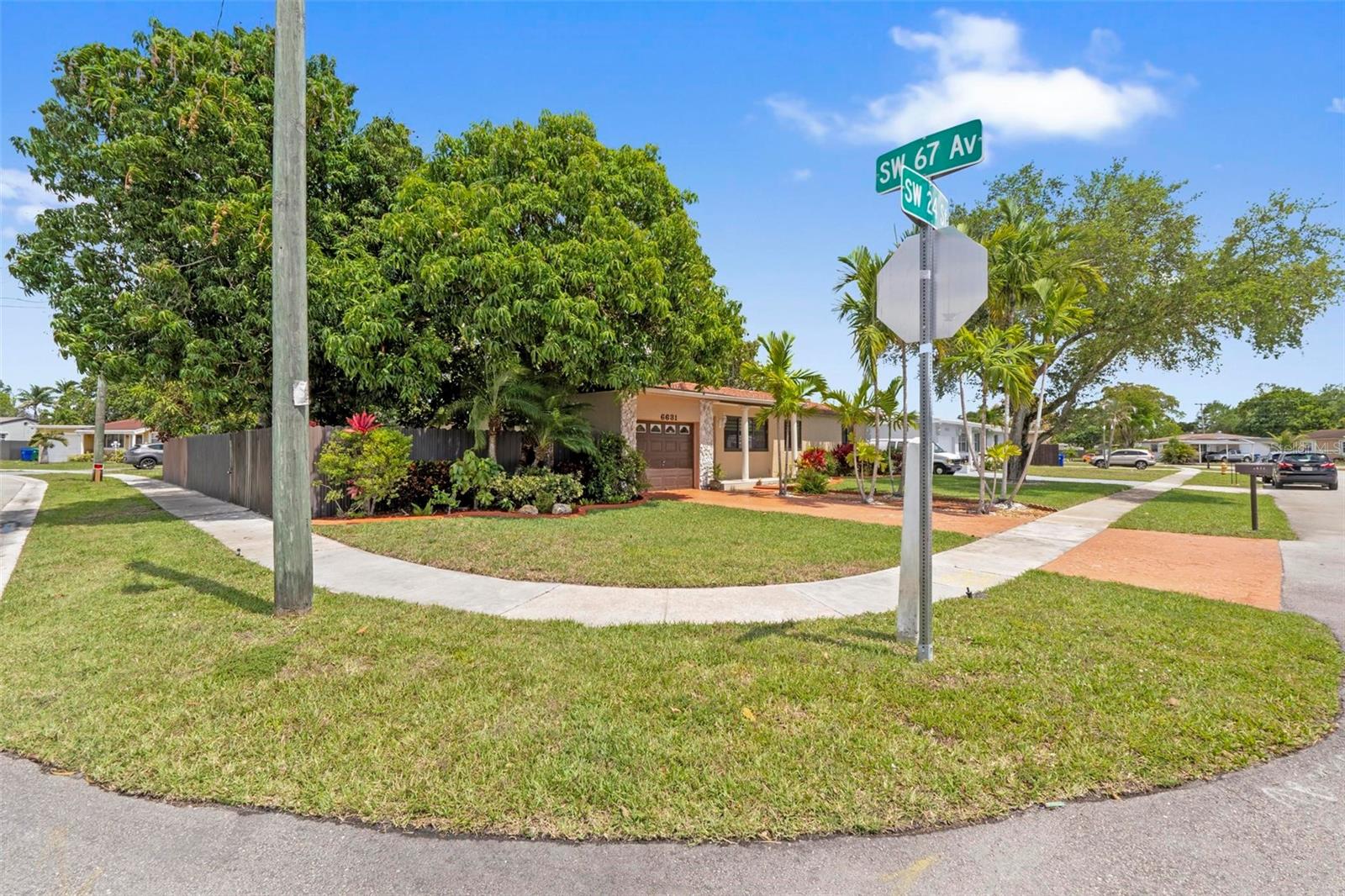 Listing photo id 0 for 6631 Sw 24th