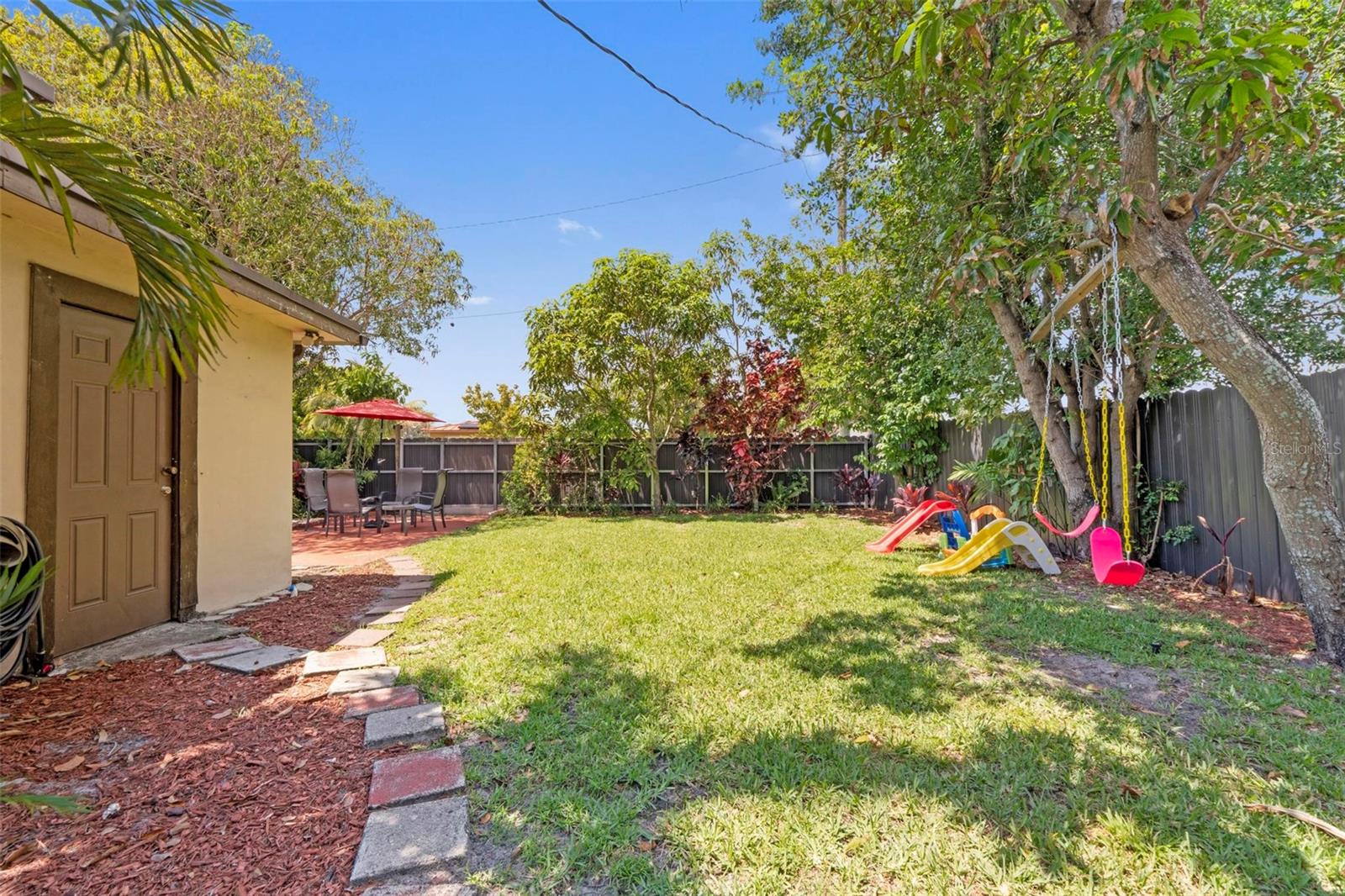 Listing photo id 27 for 6631 Sw 24th