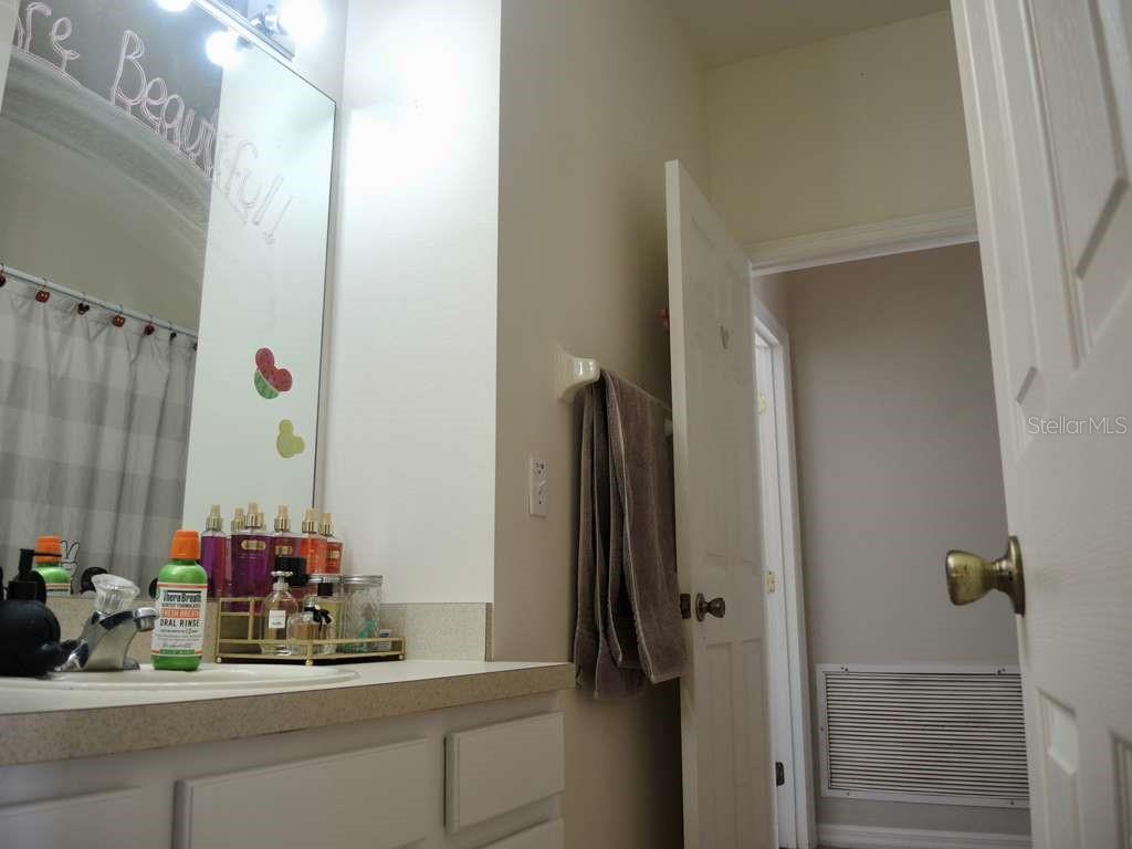 Image 16 of 27 For 16732 Glenbrook Boulevard