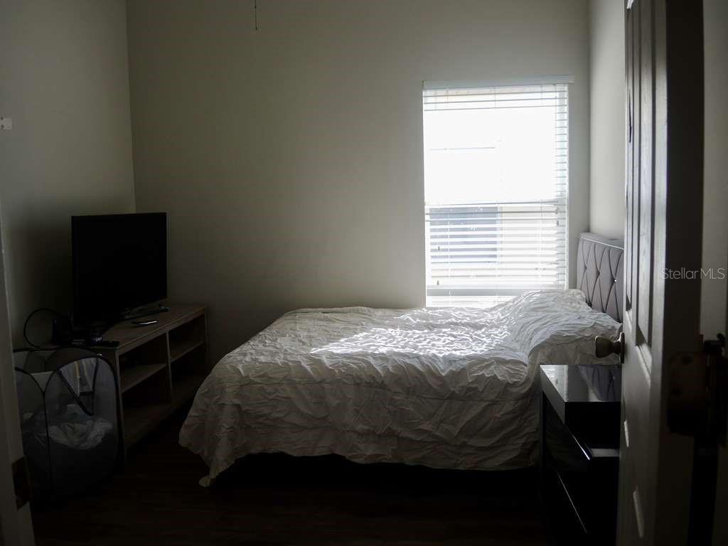 Image 21 of 27 For 16732 Glenbrook Boulevard