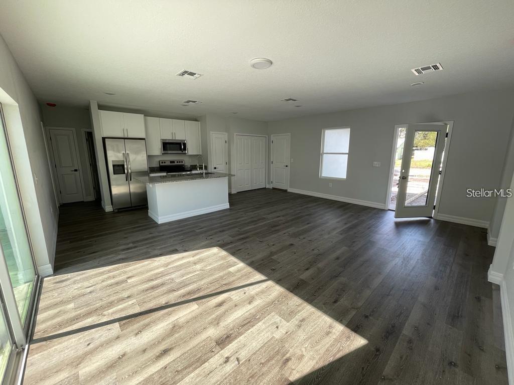 Image 2 of 9 For 375 Cypress Avenue