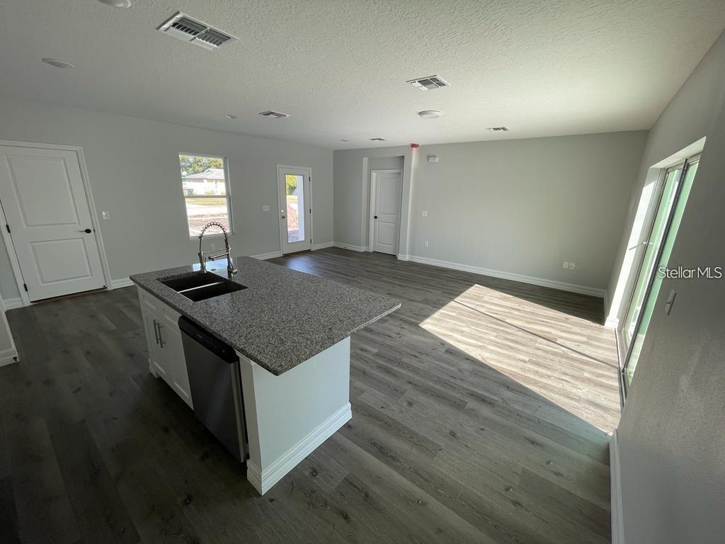 Image 3 of 9 For 375 Cypress Avenue