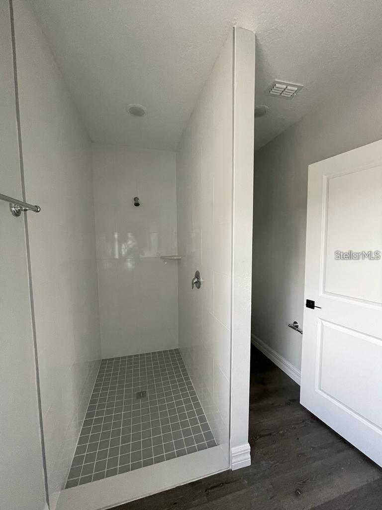 Image 8 of 9 For 375 Cypress Avenue