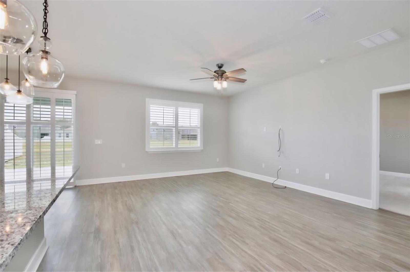Image 6 of 35 For 4327 Silver Creek Street