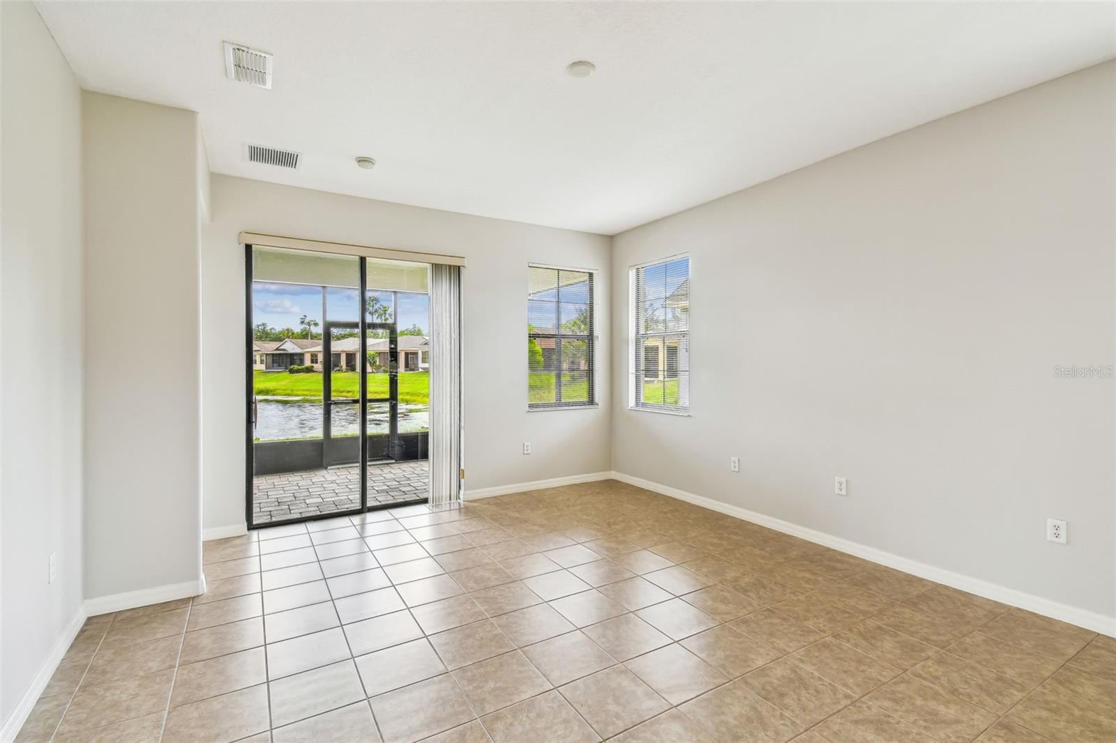 Image 7 of 58 For 829 Grand Canal Drive