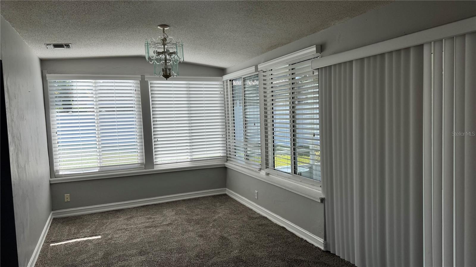 Image 4 of 21 For 804 Wildwood Circle