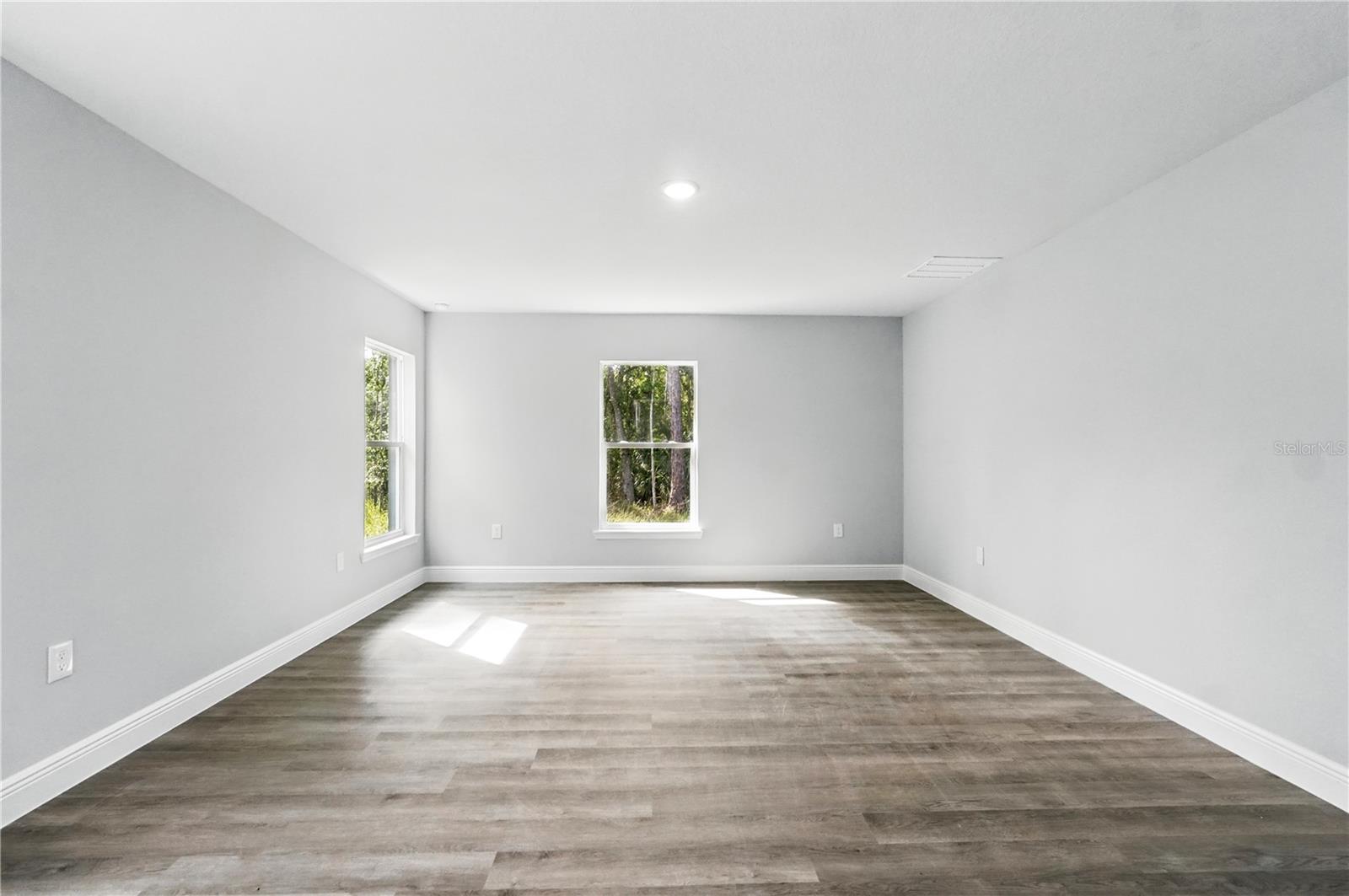 Image 10 of 14 For 225 Starling Court