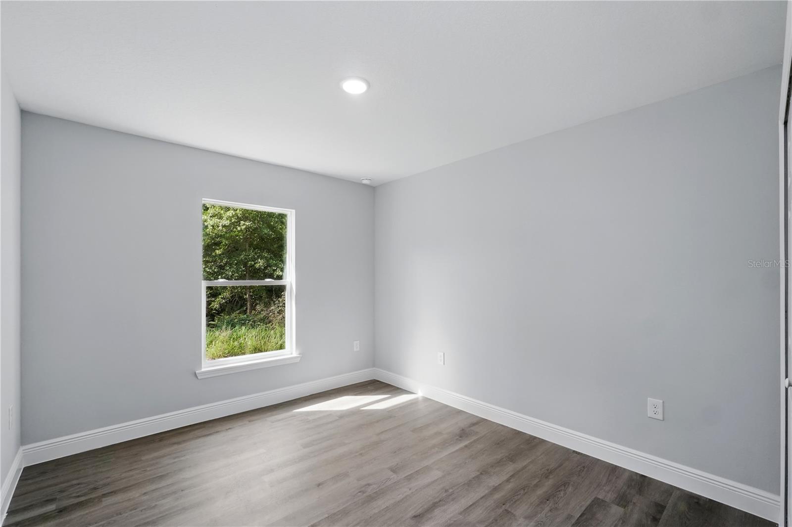 Image 11 of 14 For 225 Starling Court